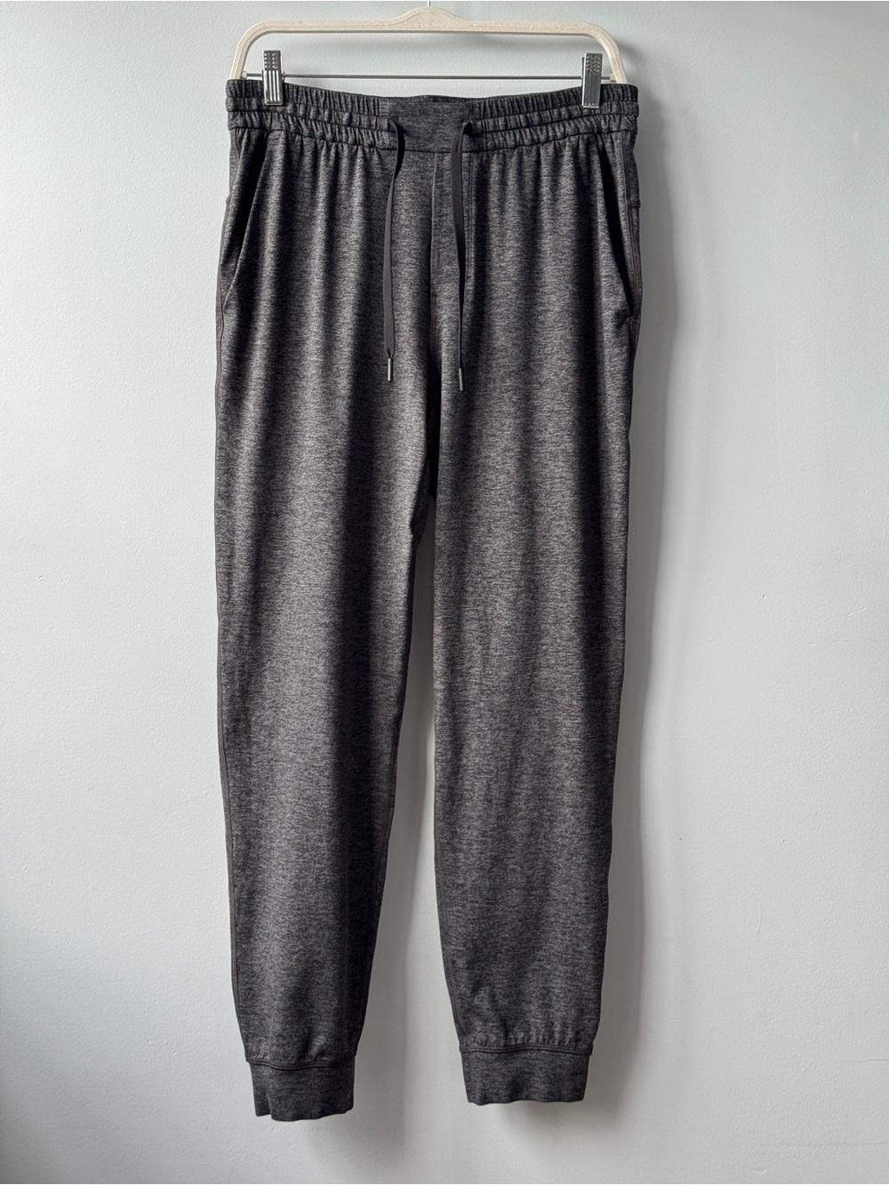 Lululemon Men's Soft Jersey Jogger Pants
Heathered Grey Size M LM5BBYS